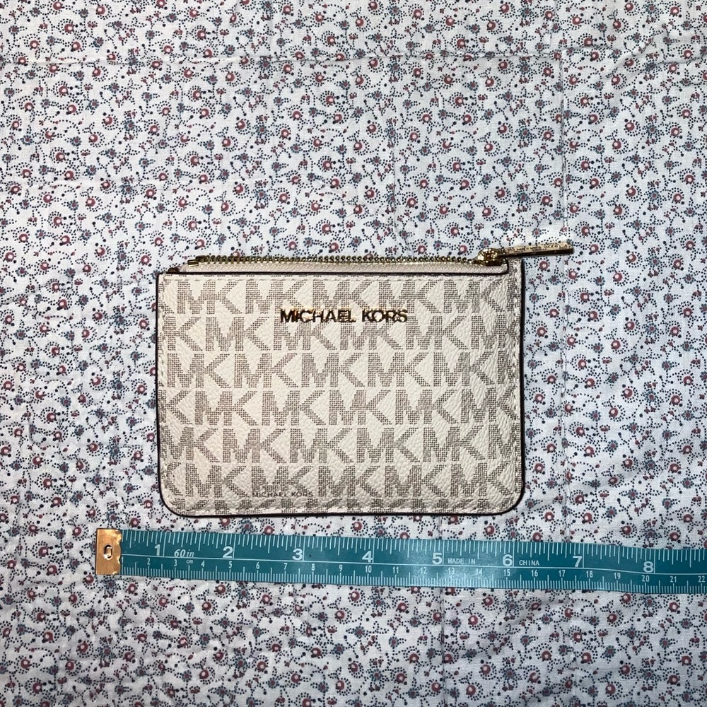 Small Michael Kors Card Wallet!